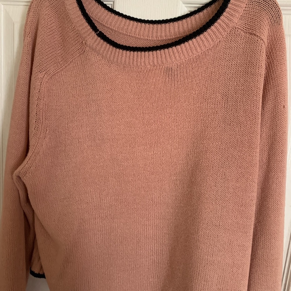 pinkish top